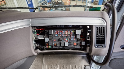 Replacing fuses