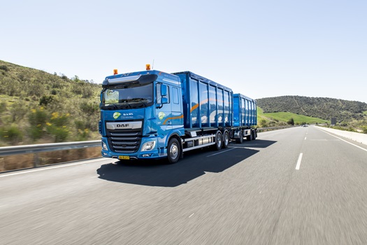 DAF-Trucks-receives-Fleet-Truck-of-the-Year-Award-for-XF-Series-02