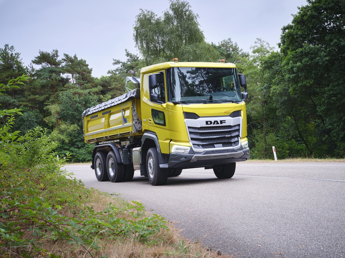 DAF-displays-New-Generation-Construction-vehicles-at-BAUMA-01