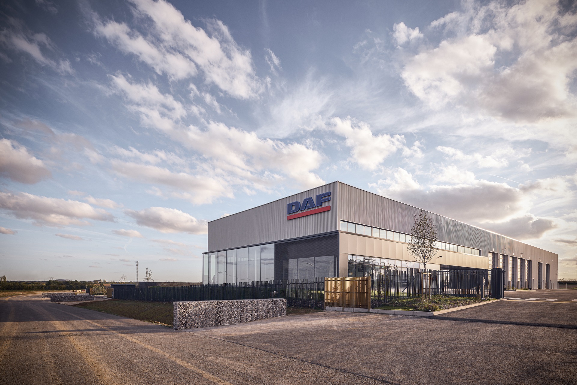 DAF Trucks opens second Paris dealership - Louvres